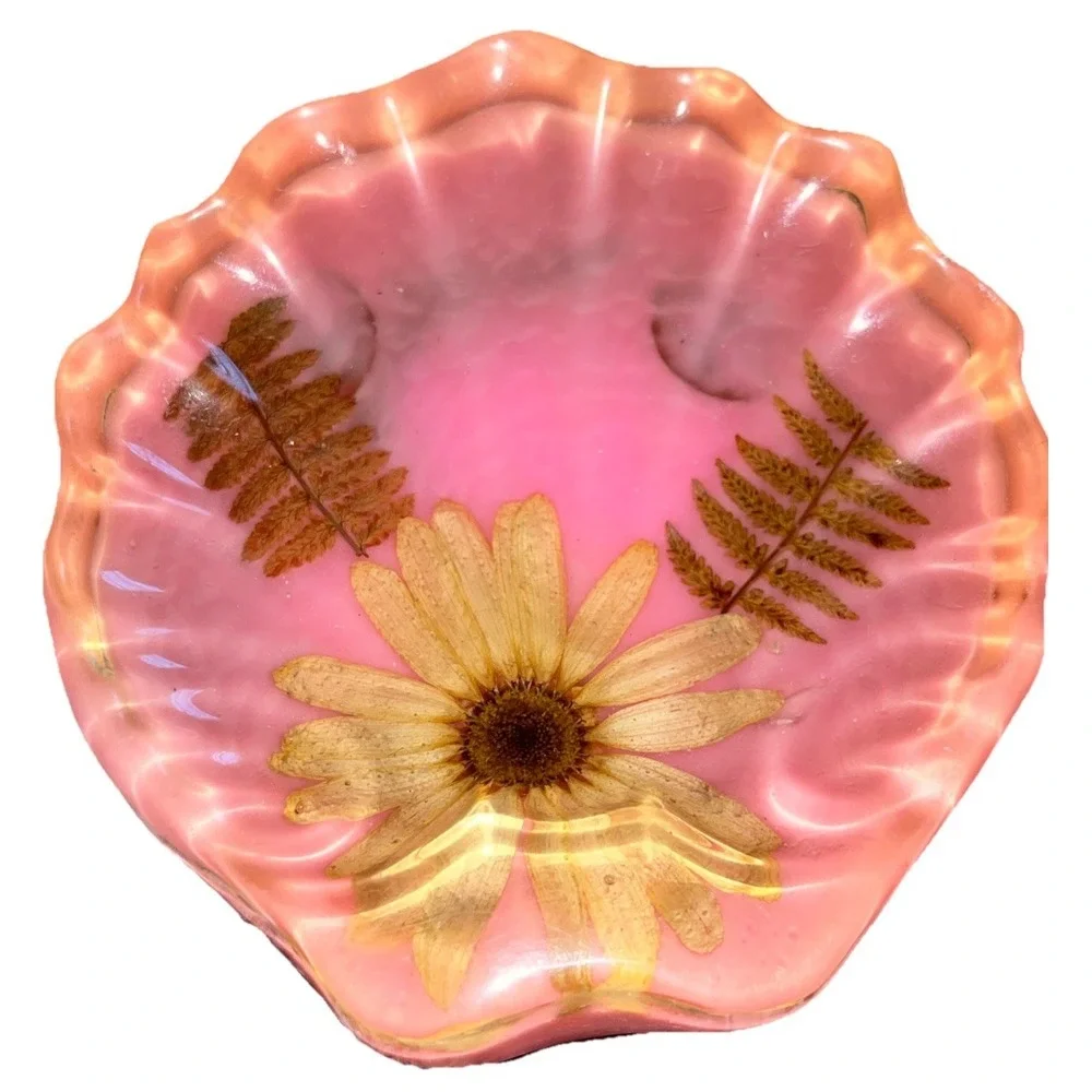 Vtg‎ Lucite Resin Shell Shaped  Pressed Flowers Butterfly Soap Dish Trinket Dish